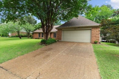 RARE FIND! A Lakeland 4 bedroom home all on ONE LEVEL right by on Stonebridge Golf Club in Tennessee - for sale on GolfHomes.com, golf home, golf lot