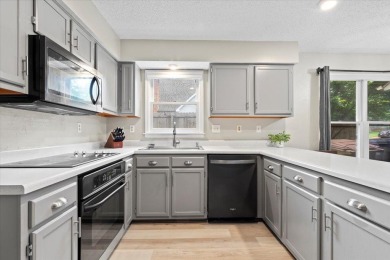 RARE FIND! A Lakeland 4 bedroom home all on ONE LEVEL right by on Stonebridge Golf Club in Tennessee - for sale on GolfHomes.com, golf home, golf lot