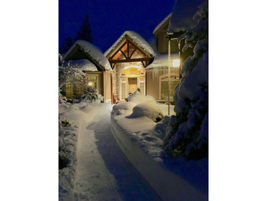 Come home for the holidays to this absolute masterpiece on Lost Tracks Golf Club in Oregon - for sale on GolfHomes.com, golf home, golf lot