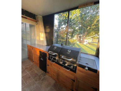 Beautiful 2 bedroom 2 bath Villa with 1 car garage and laundry on Colony West Country Club in Florida - for sale on GolfHomes.com, golf home, golf lot