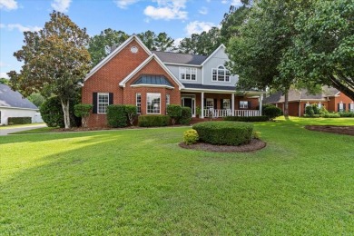 This delightful 3 bedroom/3.5 bath traditional style home is on Highland Oaks Golf Course in Alabama - for sale on GolfHomes.com, golf home, golf lot