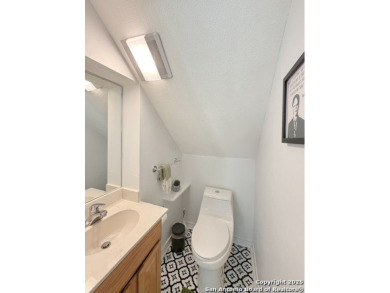 Spacious Turnkey Home!! Currently operating as a successful on Canyon Lake Golf Club in Texas - for sale on GolfHomes.com, golf home, golf lot