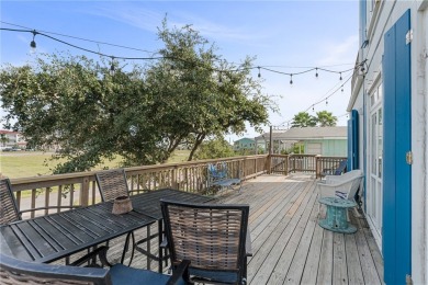 **Ideal  Investment Opportunity!**

This charming 4-bedroom, 2 on Rockport Country Club in Texas - for sale on GolfHomes.com, golf home, golf lot