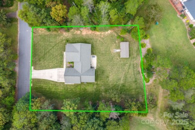 Beautiful Golf Course Ranch in Catawba Springs - 3BR/2.5BA with on Catawba Springs Golf Course At Lake Hickory  in North Carolina - for sale on GolfHomes.com, golf home, golf lot