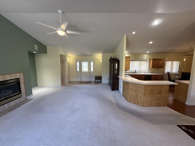 Upper unit on 9th hole at Shield Crest Golf Course overlooking on Shield Crest Golf Course in Oregon - for sale on GolfHomes.com, golf home, golf lot