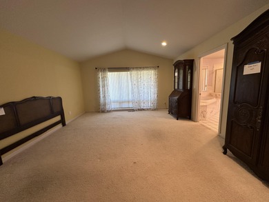 Upper unit on 9th hole at Shield Crest Golf Course overlooking on Shield Crest Golf Course in Oregon - for sale on GolfHomes.com, golf home, golf lot