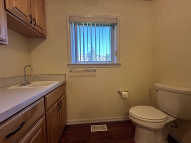 Upper unit on 9th hole at Shield Crest Golf Course overlooking on Shield Crest Golf Course in Oregon - for sale on GolfHomes.com, golf home, golf lot