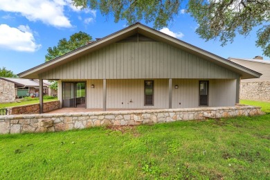 Spacious, freestanding garden home on 18th Fairway in Riverhill on Riverhill Country Club in Texas - for sale on GolfHomes.com, golf home, golf lot