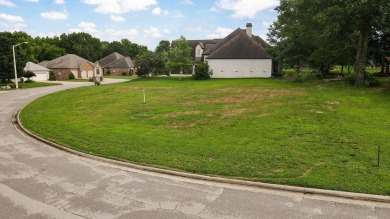 Rare opportunity in sought-after Fremont Hills Golf Course on Fremont Hills Country Club in Missouri - for sale on GolfHomes.com, golf home, golf lot