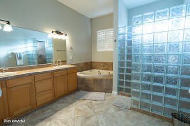 Located just off the 4th green of the Snowflake golf course on Snowflake Municipal Golf Course in Arizona - for sale on GolfHomes.com, golf home, golf lot