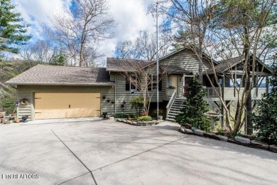 STUNNING MOUNTAIN RETREAT WITH BREATHTAKING VIEWS, PRIVACY & on Laurel Valley Golf Course in Tennessee - for sale on GolfHomes.com, golf home, golf lot