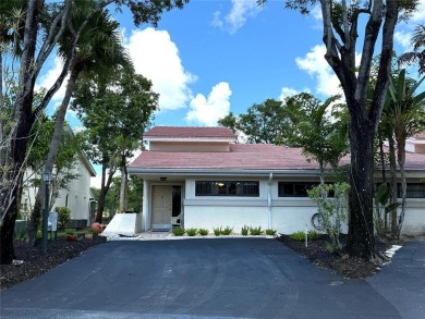 Rarely available, 3 bed/2 bath corner villa on a beautiful on Jacaranda Golf Club in Florida - for sale on GolfHomes.com, golf home, golf lot