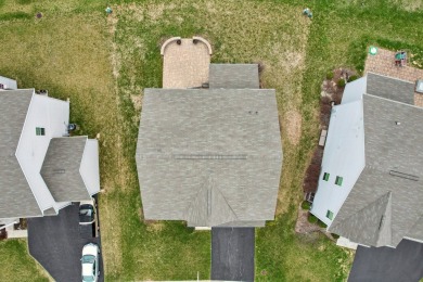 Stunning & filled with natural light, this 3-bed/2.5-bath on Midlane Championship Golf Resort in Illinois - for sale on GolfHomes.com, golf home, golf lot