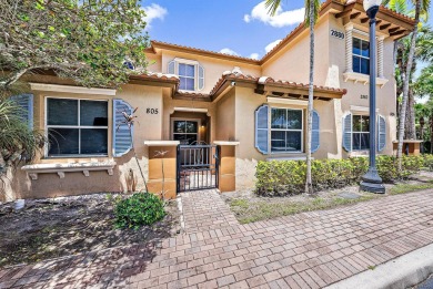 Immaculate and cozy 3 bedroom & 3 Full Bathroom, 1423 sqft on Emerald Dunes Golf Club in Florida - for sale on GolfHomes.com, golf home, golf lot