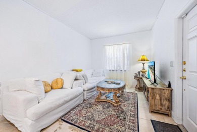 Immaculate and cozy 3 bedroom & 3 Full Bathroom, 1423 sqft on Emerald Dunes Golf Club in Florida - for sale on GolfHomes.com, golf home, golf lot