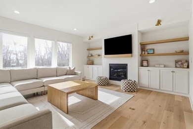 Welcome Home! This stunning *classy meets modern* 2- story home on Paradise Pointe Golf Complex in Missouri - for sale on GolfHomes.com, golf home, golf lot