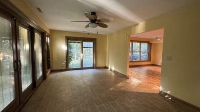 AN AMAZING OPPORTUNITY AWAITS! This stunning 4-BR, 3.5-BA home on Mountain Ridge Golf Club in Tennessee - for sale on GolfHomes.com, golf home, golf lot