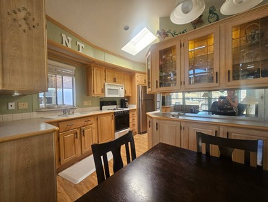 This meticulously maintained 2-bedroom, 2-bathroom home with a on Viewpoint Golf Resort in Arizona - for sale on GolfHomes.com, golf home, golf lot