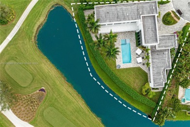 Located on a cul-de-sac, over looking a PAR 5  tucked in St on St. Andrews Country Club of Boca Raton in Florida - for sale on GolfHomes.com, golf home, golf lot