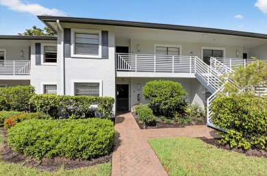 Escape to this delightful 2-bedroom, 2-bath condo. A  perfect on Hunters Run Golf and Country Club in Florida - for sale on GolfHomes.com, golf home, golf lot