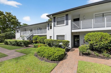 Escape to this delightful 2-bedroom, 2-bath condo. A  perfect on Hunters Run Golf and Country Club in Florida - for sale on GolfHomes.com, golf home, golf lot