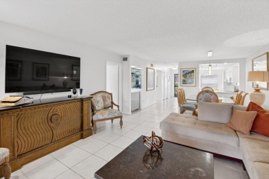 Escape to this delightful 2-bedroom, 2-bath condo. A  perfect on Hunters Run Golf and Country Club in Florida - for sale on GolfHomes.com, golf home, golf lot