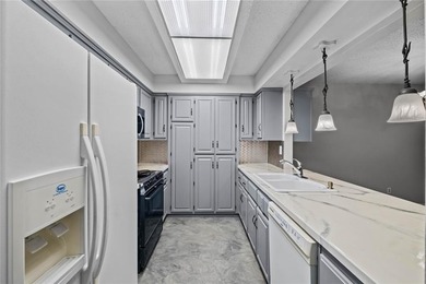 Welcome to 30 Melinda Lane! This beautifully updated and on Bella Vista - Metfield Golf Complex and Country Club in Arkansas - for sale on GolfHomes.com, golf home, golf lot