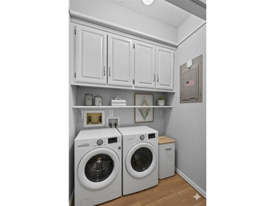 Welcome to 30 Melinda Lane! This beautifully updated and on Bella Vista - Metfield Golf Complex and Country Club in Arkansas - for sale on GolfHomes.com, golf home, golf lot