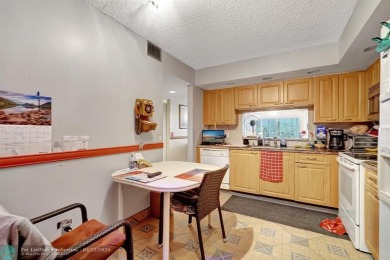 Great investment opportunitly !! This 2 bed /2 bath features on Flamingo Lakes Country Club in Florida - for sale on GolfHomes.com, golf home, golf lot