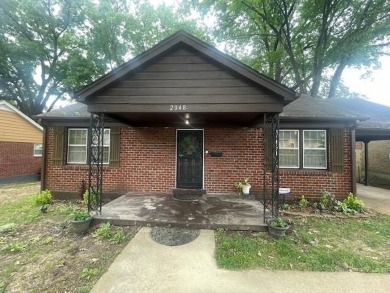 Charming 2-bedroom, 1-bath home with direct backyard access to on Pine Hill Golf Course in Tennessee - for sale on GolfHomes.com, golf home, golf lot