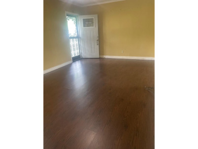 Charming 2-bedroom, 1-bath home with direct backyard access to on Pine Hill Golf Course in Tennessee - for sale on GolfHomes.com, golf home, golf lot