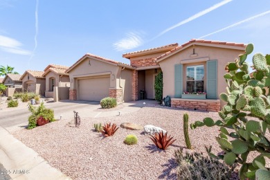 Beautifully updated Spyglass model with 2 Bed, 2 Bath + Den with on Oakwood Golf Club  in Arizona - for sale on GolfHomes.com, golf home, golf lot