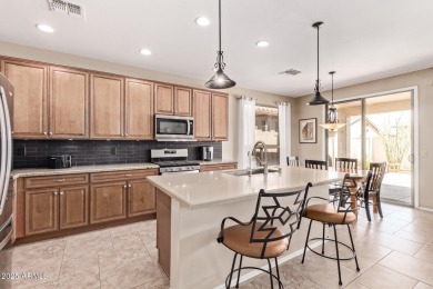 Beautifully updated Spyglass model with 2 Bed, 2 Bath + Den with on Oakwood Golf Club  in Arizona - for sale on GolfHomes.com, golf home, golf lot