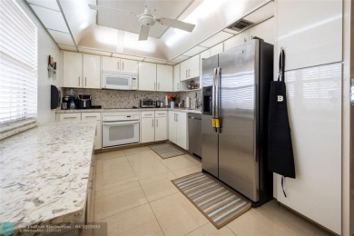 THIS 3 BEDROOM/ 2.5 BATH UNIT OFFERS COMFORTABLE LIVING AT A on Palm-Aire Country Club and Resort - Palms in Florida - for sale on GolfHomes.com, golf home, golf lot