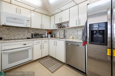 THIS 3 BEDROOM/ 2.5 BATH UNIT OFFERS COMFORTABLE LIVING AT A on Palm-Aire Country Club and Resort - Palms in Florida - for sale on GolfHomes.com, golf home, golf lot