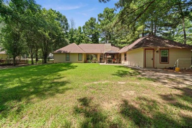 RESORT LIVING AT IT'S FINEST! Gorgeous home in the gated on Holly Lake Ranch Golf Club in Texas - for sale on GolfHomes.com, golf home, golf lot