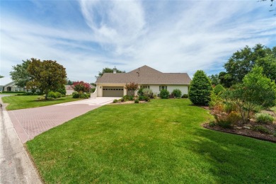The first time offered for sale since new, this Sanibel premier on The Links of Spruce Creek in Florida - for sale on GolfHomes.com, golf home, golf lot