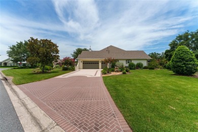The first time offered for sale since new, this Sanibel premier on The Links of Spruce Creek in Florida - for sale on GolfHomes.com, golf home, golf lot