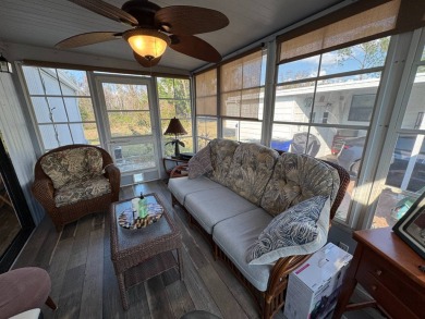 ***JUST REDUCED***This 2/2 1045 sq ft home is beautifully on Lake Henry Golf Club in Florida - for sale on GolfHomes.com, golf home, golf lot
