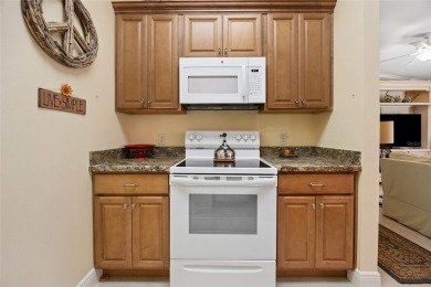 Between the sixes! This lovely TURN KEY (completely furnished) 2 on The Links of Spruce Creek in Florida - for sale on GolfHomes.com, golf home, golf lot