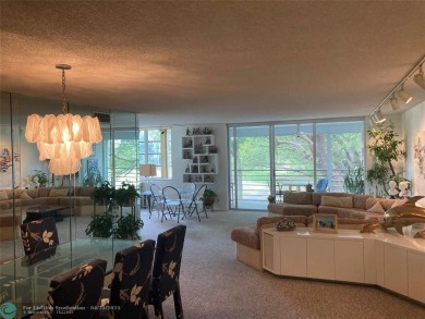 Great opportunity for you to own this spacious condominium, with on Oaks Country Club in Florida - for sale on GolfHomes.com, golf home, golf lot