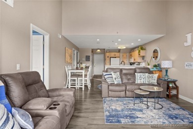 Complete package with this stylish 3-bed, 2-bath loft condo at on Lake Valley Country Club in Missouri - for sale on GolfHomes.com, golf home, golf lot
