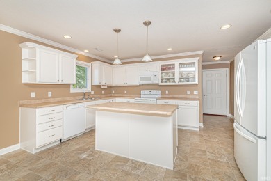 Highly sought after free standing villa in Eagle Glen! Home has on Eagle Glen Golf Club in Indiana - for sale on GolfHomes.com, golf home, golf lot