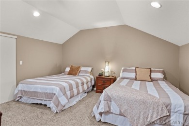 Complete package with this stylish 3-bed, 2-bath loft condo at on Lake Valley Country Club in Missouri - for sale on GolfHomes.com, golf home, golf lot