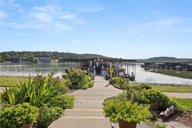 Complete package with this stylish 3-bed, 2-bath loft condo at on Lake Valley Country Club in Missouri - for sale on GolfHomes.com, golf home, golf lot