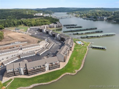 Complete package with this stylish 3-bed, 2-bath loft condo at on Lake Valley Country Club in Missouri - for sale on GolfHomes.com, golf home, golf lot