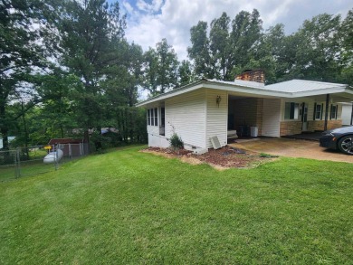 Great location. Great opportunity. This 2-bed, 2-bath home comes on Cherokee Village North Course in Arkansas - for sale on GolfHomes.com, golf home, golf lot