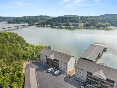 Complete package with this stylish 3-bed, 2-bath loft condo at on Lake Valley Country Club in Missouri - for sale on GolfHomes.com, golf home, golf lot
