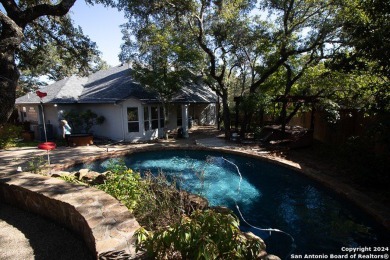 Wonderful family home on a culdesac in the Fairways of Fair Oaks on Fair Oaks Ranch Golf and Country Club in Texas - for sale on GolfHomes.com, golf home, golf lot