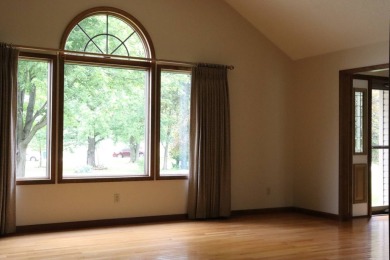 Beautifully Maintained Home! This property features 3 Bedrooms on Stockton Country Club in Missouri - for sale on GolfHomes.com, golf home, golf lot